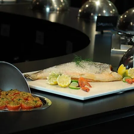 Campanile Lyon Ouest Hotel 3*