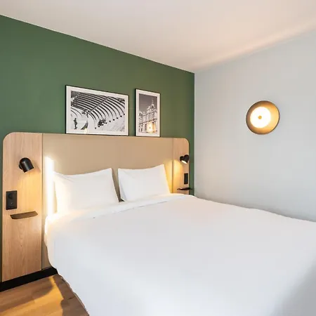Campanile Prime - Lyon Ouest Otel 3*
