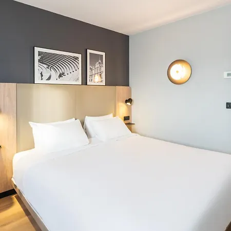 Campanile Prime - Lyon Ouest Otel