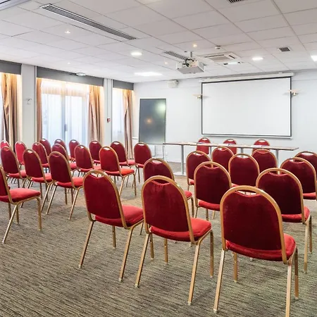 Campanile Prime - Lyon Ouest Hotel