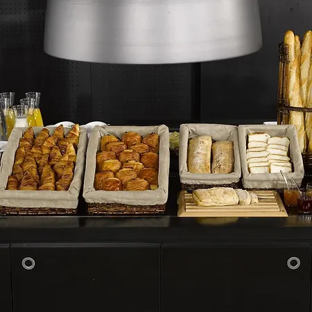 Hotel Campanile Lyon Ouest 3*